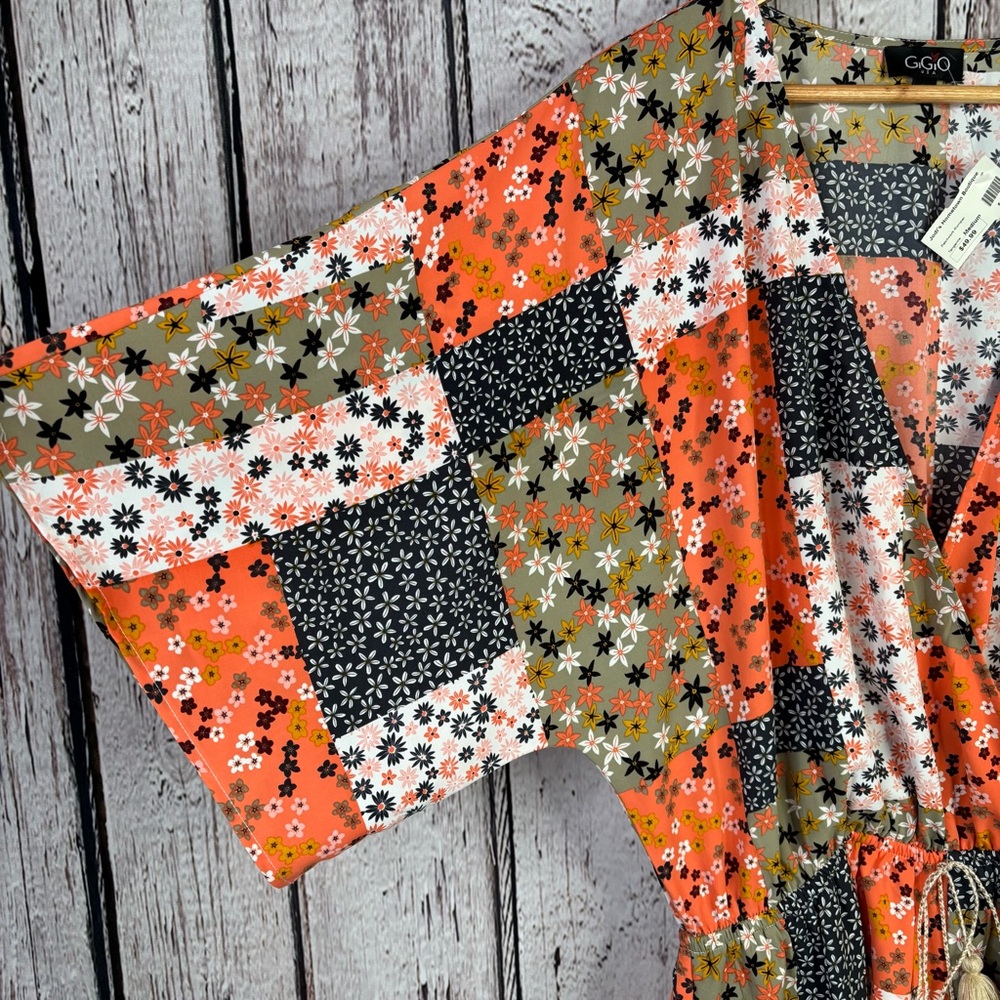 🏷️NWT GiGiO Patchwork Romper Size Medium Multicolor Floral Pattern Kimono Sleeve - Picture 3 of 16